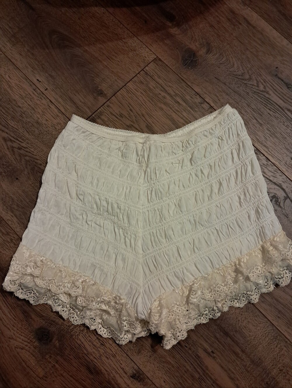 Intimately Free People Cream Lace-Trim Smocked Shorts Bloomers - Picture 4 of 4